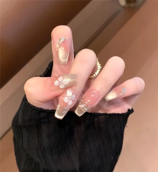 Nude Pink Gold Embossed Medium Coffin Press on Nails Nude Pink Gold Embossed Medium Coffin Press on Nails